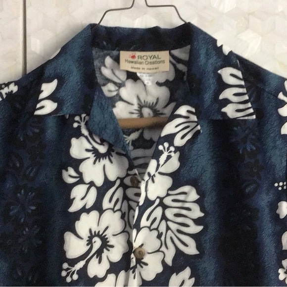 Royal Hawaiian Kids Blue Floral Button Down Shirt - Picture 3 of 8